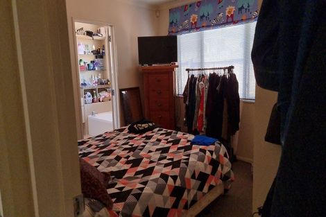 Photo of property in 4 Feeny Crescent, East Tamaki, Auckland, 2013