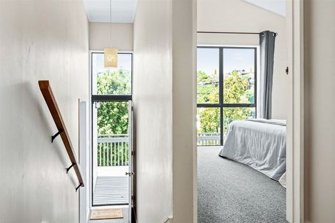 Photo of property in 84 Milton Road, Bluff Hill, Napier, 4110