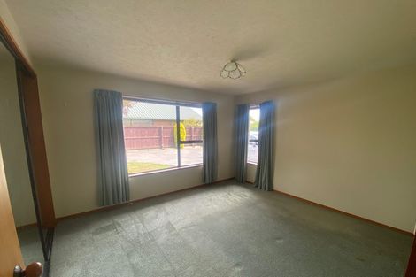 Photo of property in 2/5 Hibiscus Place, Redwood, Christchurch, 8051