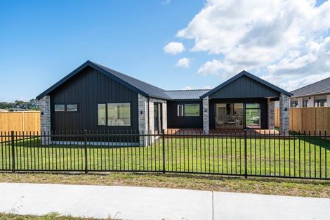 Photo of property in 10 Korimako Lane, One Tree Point, 0118