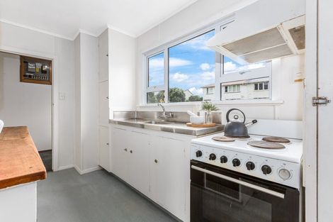 Photo of property in 25 Bell Street, Tawa, Wellington, 5028