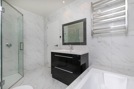 Photo of property in 30 Shah Place, Glen Eden, Auckland, 0602