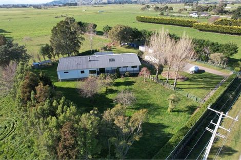 Photo of property in 249 Tararua Road, Levin, 5571