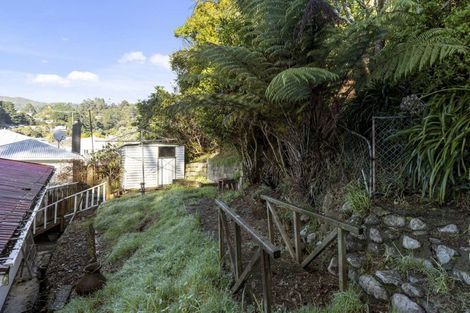 Photo of property in 5 Bird Grove, Stokes Valley, Lower Hutt, 5019