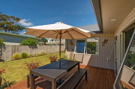 Photo of property in 9 Wells Place, Whitianga, 3510