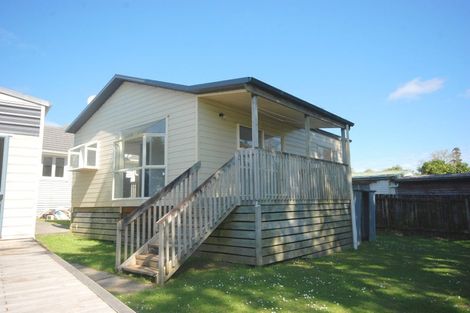 Photo of property in 21 Chilcott Road, Henderson, Auckland, 0612