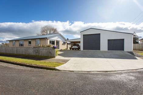 Photo of property in 1 Mckay Place, Dannevirke, 4930