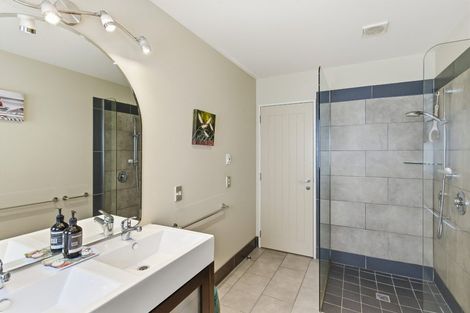 Photo of property in 3 Iti Grove, Waikanae, 5036