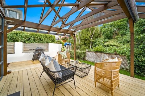 Photo of property in 1/6 Heathcote Road, Castor Bay, Auckland, 0620