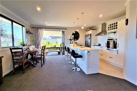 Photo of property in 27c Emerald Shores Drive, Papamoa Beach, Papamoa, 3118