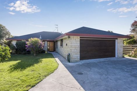 Photo of property in 15 Cedar Drive, Paraparaumu Beach, Paraparaumu, 5032