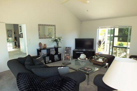 Photo of property in 355 Gulf Harbour Drive, Gulf Harbour, Whangaparaoa, 0930