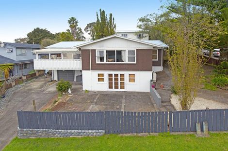 Photo of property in 70 Vandeleur Avenue, Birkdale, Auckland, 0626