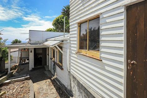 Photo of property in 2 Hadfield Terrace, Bluff Hill, Napier, 4110