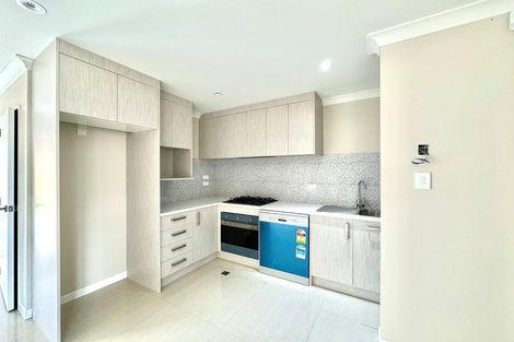 Photo of property in 8a Kelvyn Grove, Hillpark, Auckland, 2102