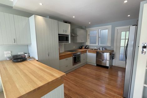 Photo of property in Sunhaven Flats, 262 Oriental Parade, Oriental Bay, Wellington, 6011