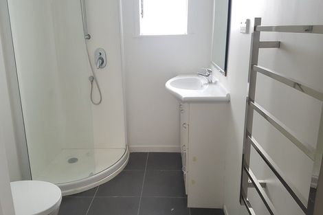 Photo of property in 29 Lincoln Road, Henderson, Auckland, 0610