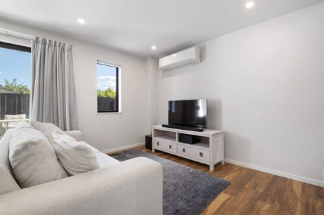 Photo of property in 2/36 Kaipatiki Road, Glenfield, Auckland, 0629