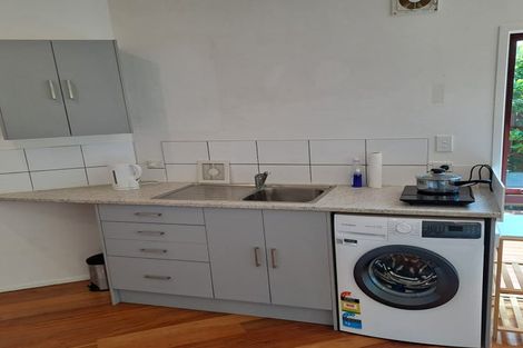 Photo of property in 17a Old Lake Road, Narrow Neck, Auckland, 0624