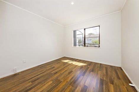 Photo of property in 71 Etherton Drive, Weymouth, Auckland, 2103