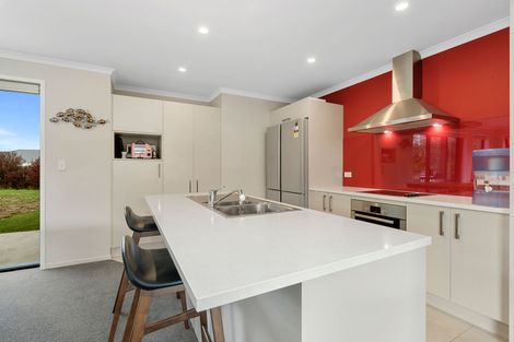 Photo of property in 4 Laly Haddon Place, Matakana, Warkworth, 0985