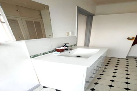 Photo of property in 3/16 Green Lane East, Remuera, Auckland, 1050