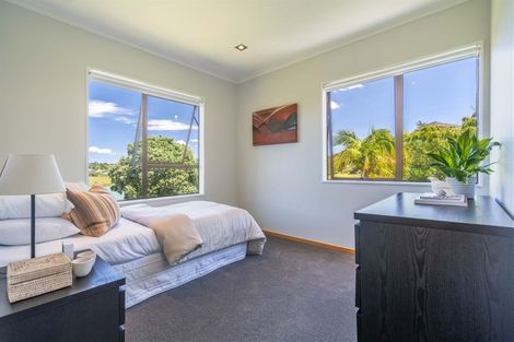 Photo of property in 163 West Harbour Drive, West Harbour, Auckland, 0618