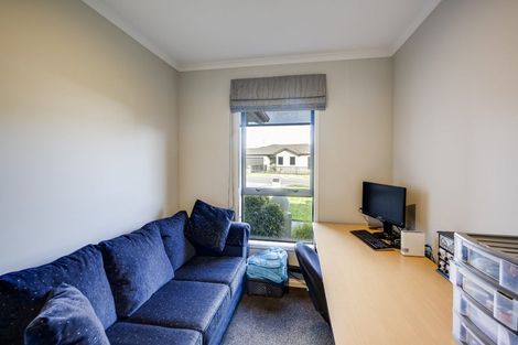 Photo of property in 10 Wanaka Place, Poraiti, Napier, 4112