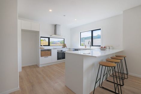 Photo of property in 272 Fergusson Drive, Heretaunga, Upper Hutt, 5018