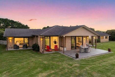 Photo of property in 135b Hutchinson Road, Helensville, 0875