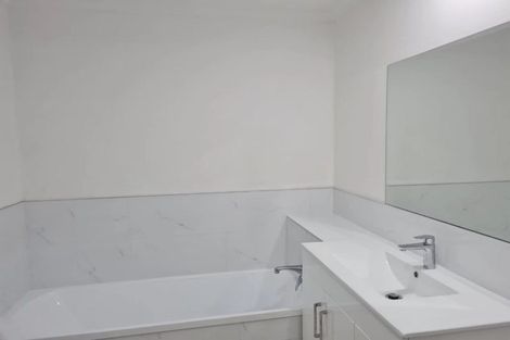 Photo of property in 39 Fernbrook Close, Burswood, Auckland, 2013