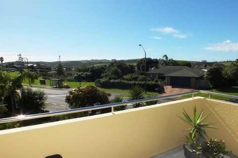 Photo of property in 355 Gulf Harbour Drive, Gulf Harbour, Whangaparaoa, 0930