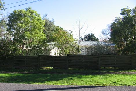 Photo of property in 27 Phillip Avenue, Glen Eden, Auckland, 0602