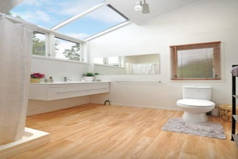 Photo of property in 42 Kauri Road, Laingholm, Auckland, 0604