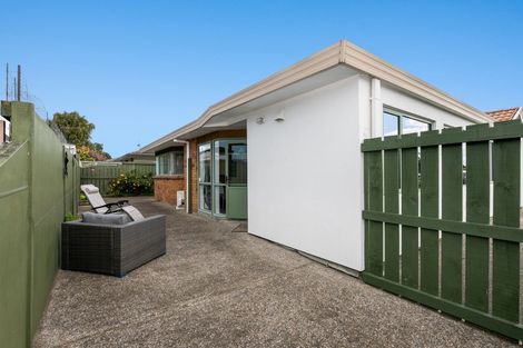 Photo of property in 19 Matapihi Road, Mount Maunganui, 3116