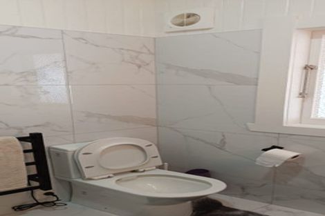 Photo of property in 105 Archibald Road, Kelston, Auckland, 0602