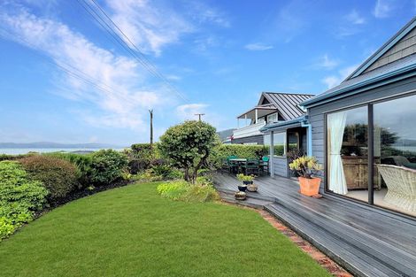 Photo of property in 123 Marine Parade, Eastbourne, Lower Hutt, 5013