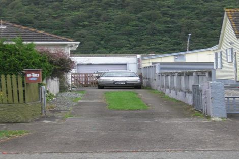Photo of property in 2/21 Lockwood Crescent, Taita, Lower Hutt, 5011