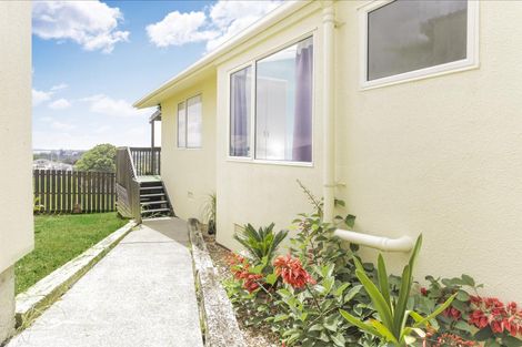Photo of property in 21 Denarius Lane, Glendene, Auckland, 0602