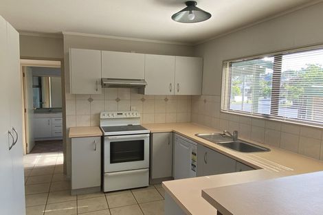 Photo of property in 48 De Quincey Terrace, Highland Park, Auckland, 2010