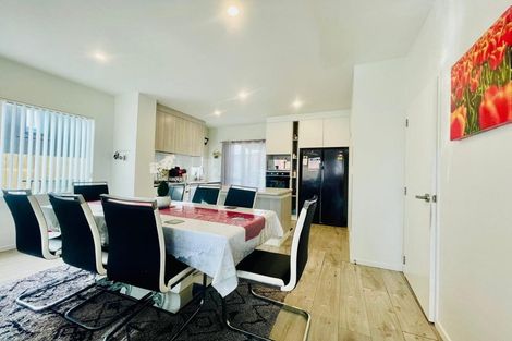 Photo of property in 5b Poruru Close, Papakura, 2110