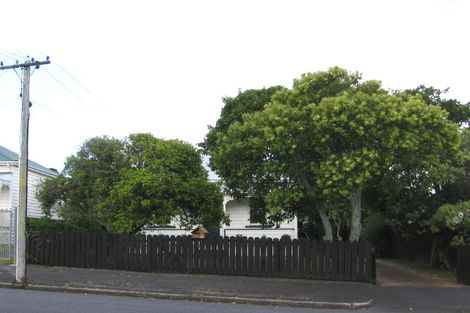 Photo of property in 76 Roberton Road, Avondale, Auckland, 1026