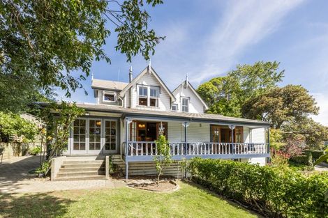 Photo of property in 43 Napier Terrace, Hospital Hill, Napier, 4110