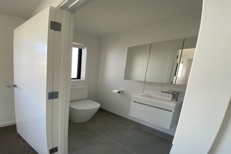 Photo of property in 2/5 Brandon Road, Glen Eden, Auckland, 0602
