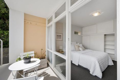 Photo of property in 10/4 Claremont Grove, Mount Victoria, Wellington, 6011