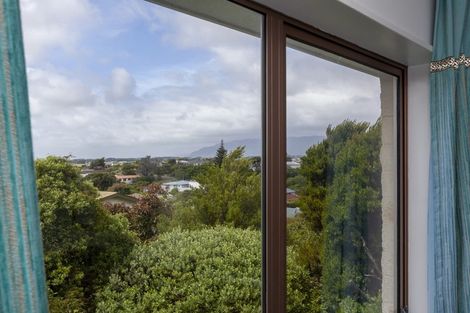Photo of property in 12a Kohutuhutu Road, Raumati Beach, Paraparaumu, 5032