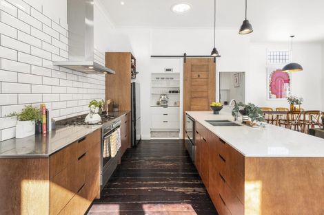 Photo of property in 36 Derwent Street, Island Bay, Wellington, 6023