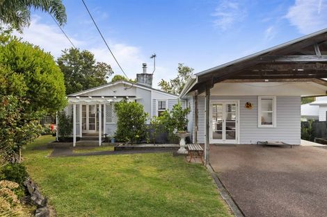 Photo of property in 22 Trinidad Road, Sunnynook, Auckland, 0620