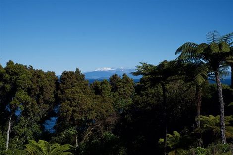 Photo of property in 2 Whakamoenga Point, Acacia Bay, Taupo, 3385