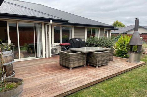 Photo of property in 18 Franklin Drive, Rangiora, 7400